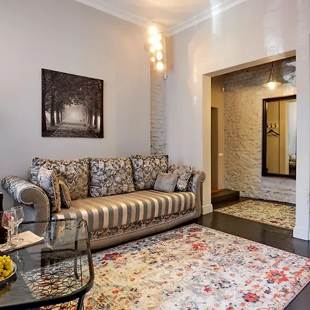 Апартаменти Paulmarie Near Nezavisimosti